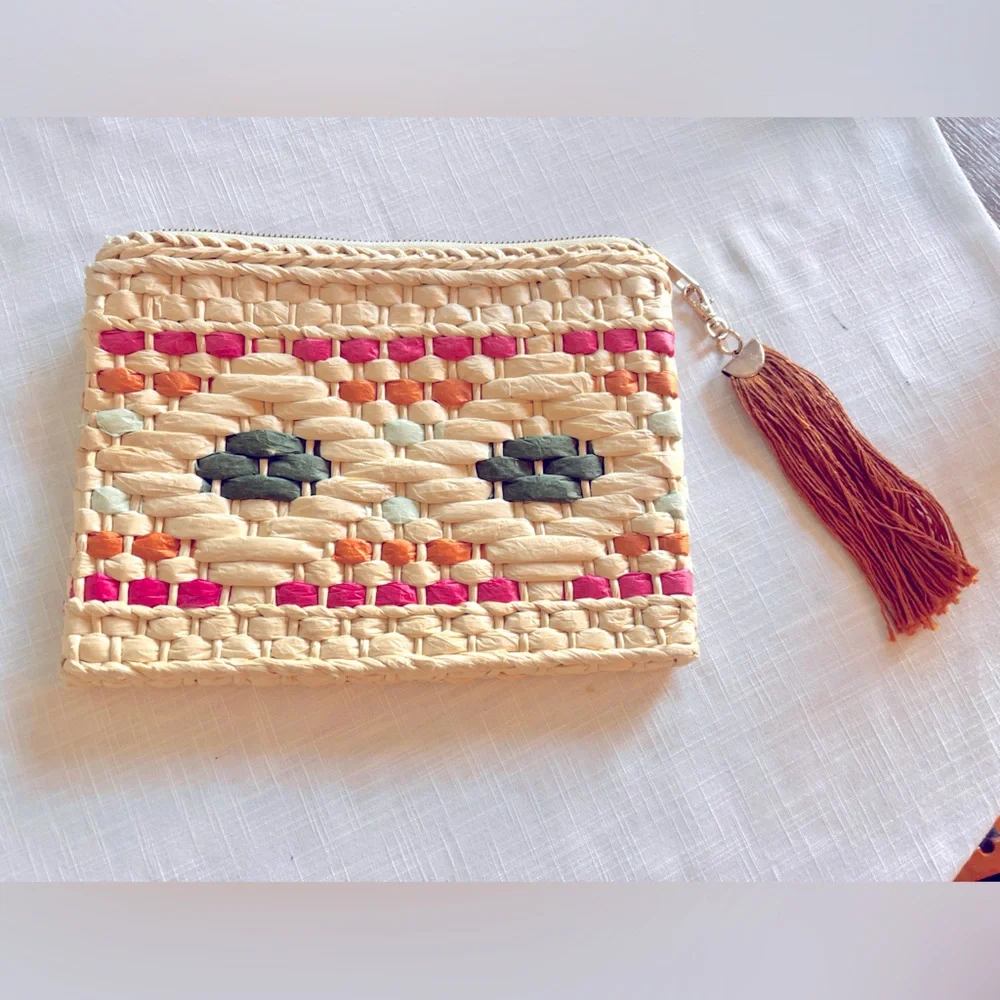Straw clutch w/ tassel zippered closure pink green Summer vacation resort bag